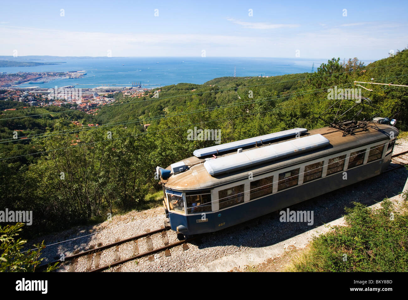 Straßenbahn in Opicina, Ansicht von Trieste in den Hintergrund, Friaul-Julisch Venetien, Oberitalien, Italien Stockfoto