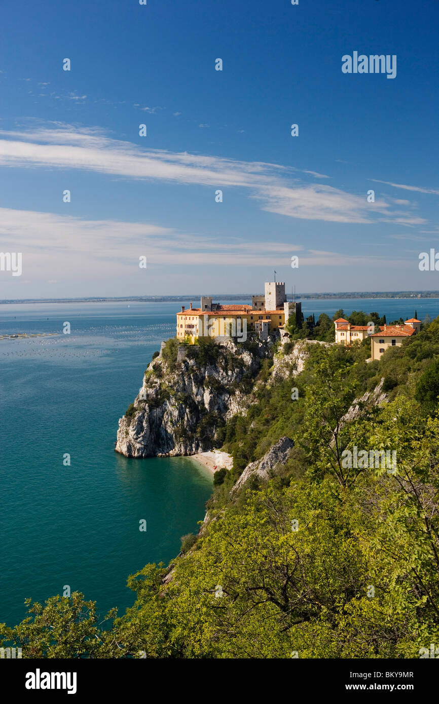 Schloss von Duino an der Küste nördlich von Triest, Friaul-Julisch Venetien, Oberitalien, Italien Stockfoto