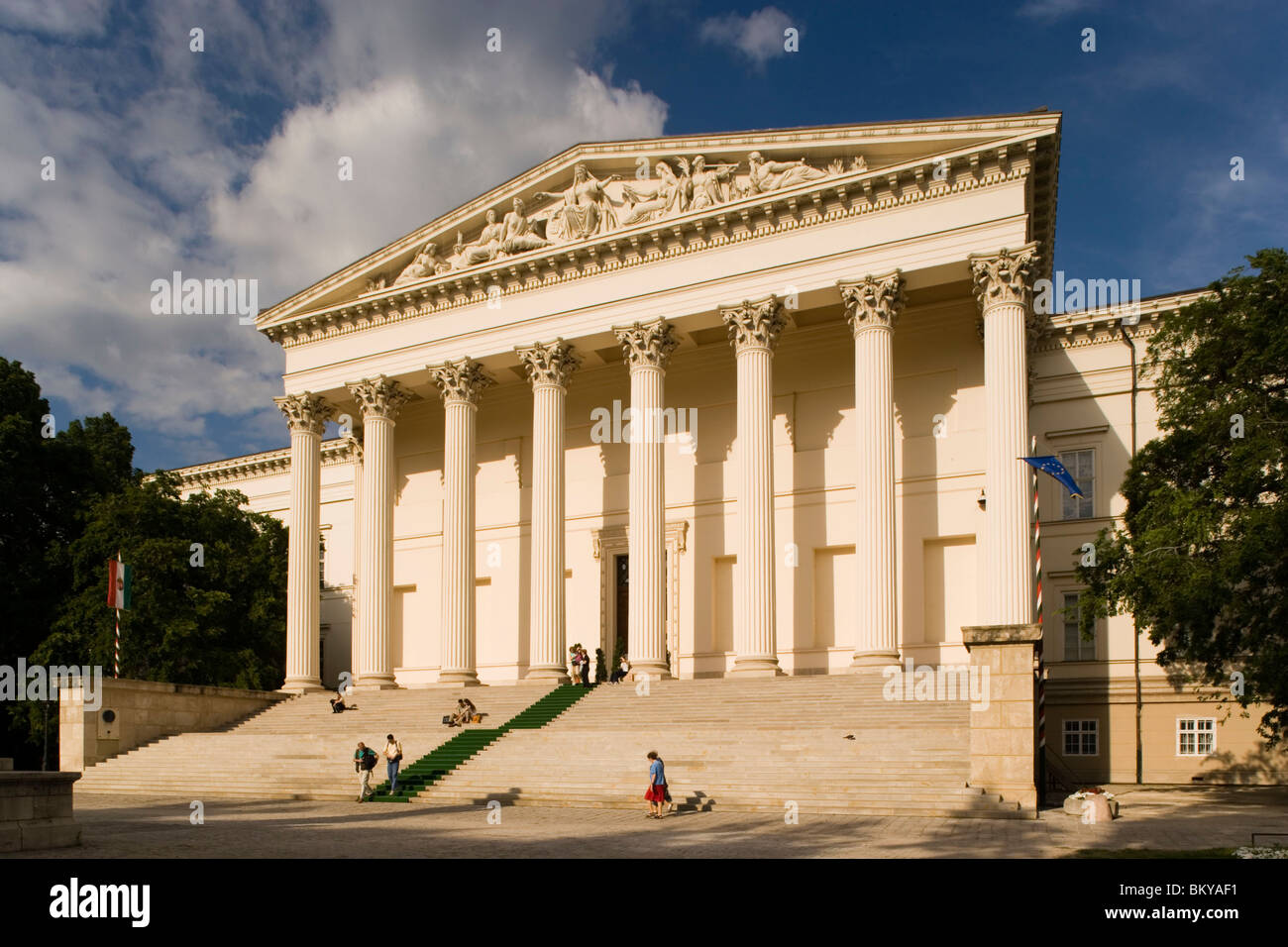 Ungarisches Nationalmuseum, Blick auf den Haupteingang des ungarischen Nationalmuseums, Pest, Budapest, Ungarn Stockfoto