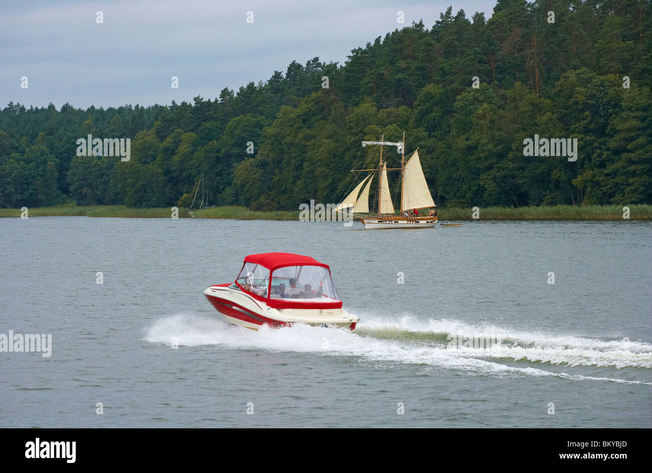 Kajütsegelboot auf Jez. Beldany (See Beldany), Zweimaster, Mazurskie Pojezierze, Masuren, Ostpreußen, Polen, Europa Stockfoto