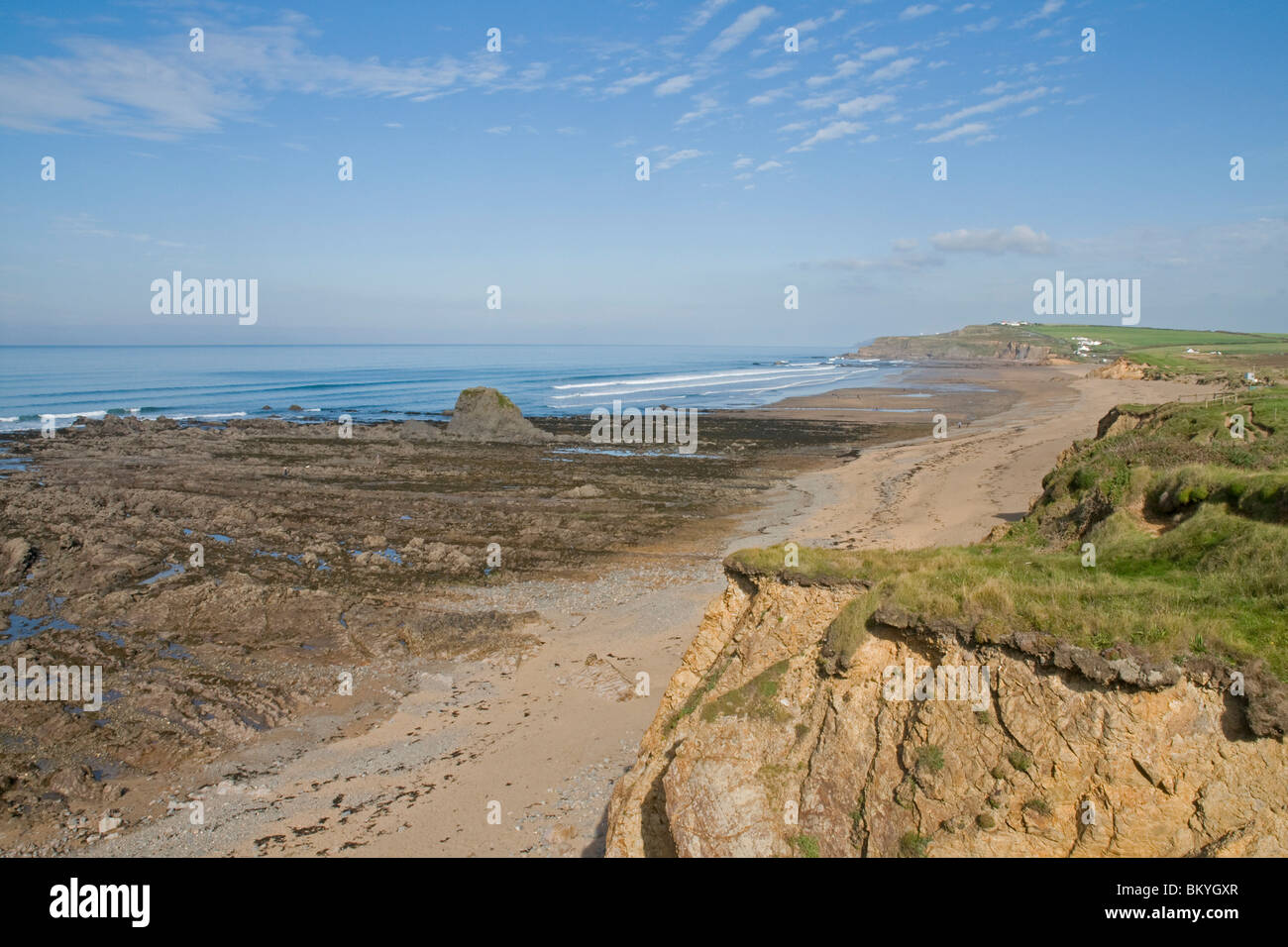 Eine besonders attraktive Küstenabschnitt der Nord Cornwall im Mund Sandstrand, nördlich von Bude Stockfoto