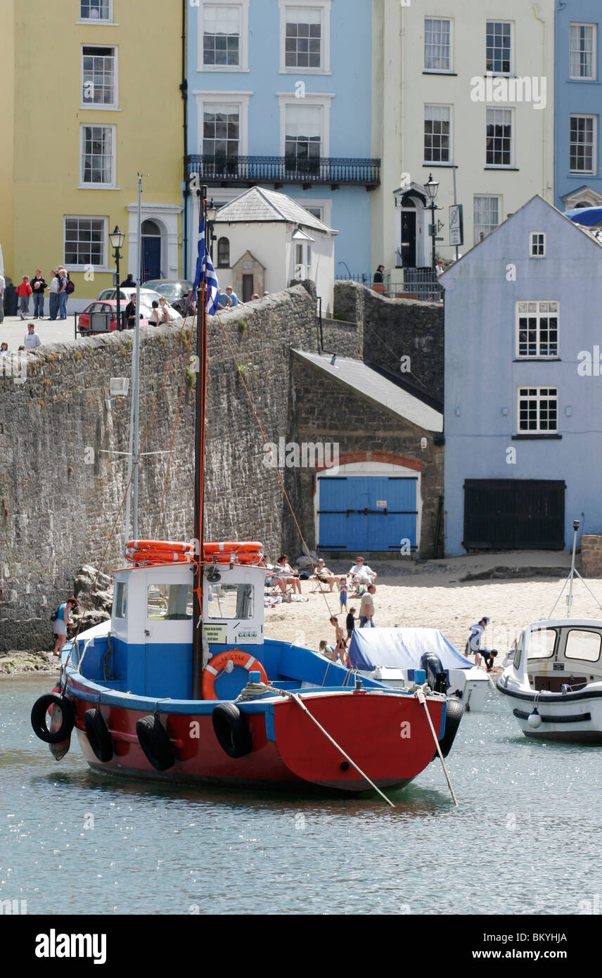 Tenby Hafen Fischerboot, Pembrokeshire, Wales, UK Stockfoto