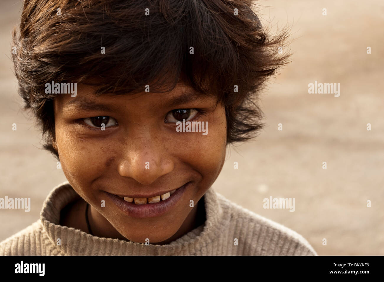 junge Straßenkind in Mt. Abu, Indien Stockfoto