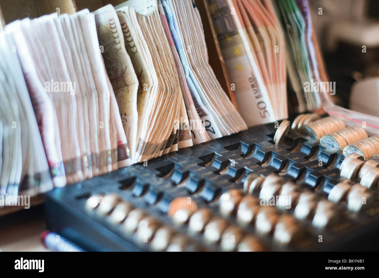 Cash float Fotos und Bildmaterial in hoher Auflösung Alamy