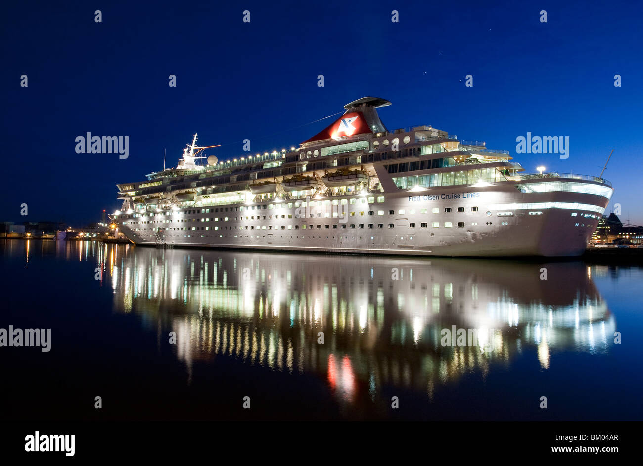 Ein Fred Olsen cruise Schiff in den Hafen von Aarhus. Stockfoto
