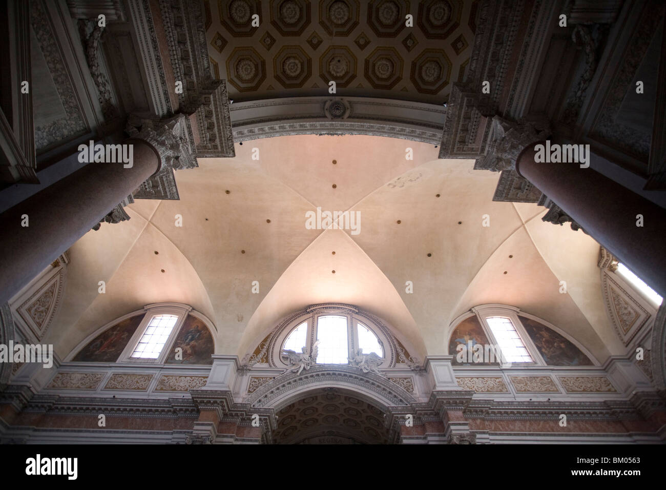 Querschiff der Basilika Santa Maria Degli Angeli e dei Martiri, Rom Stockfoto