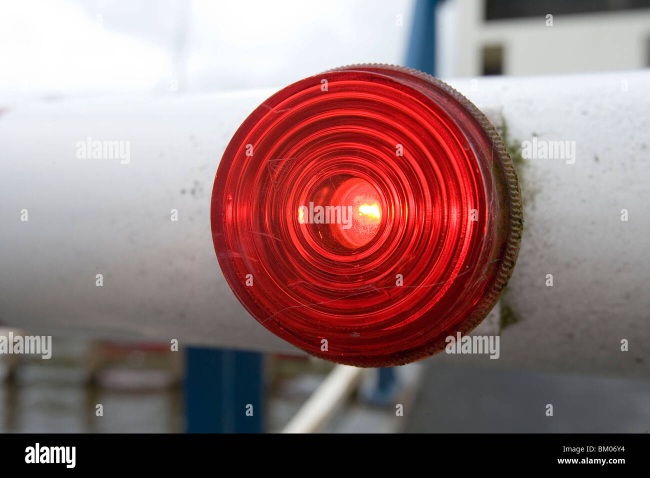 Zugbrücke Warnung Licht, Woudsend, friesische Seenplatte, Deutschland Stockfoto