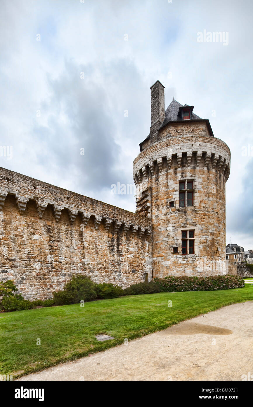 Zinnen und Constable Tower, Stadt Vannes, Golfo de Morbihan, Bretagne, Frankreich Stockfoto