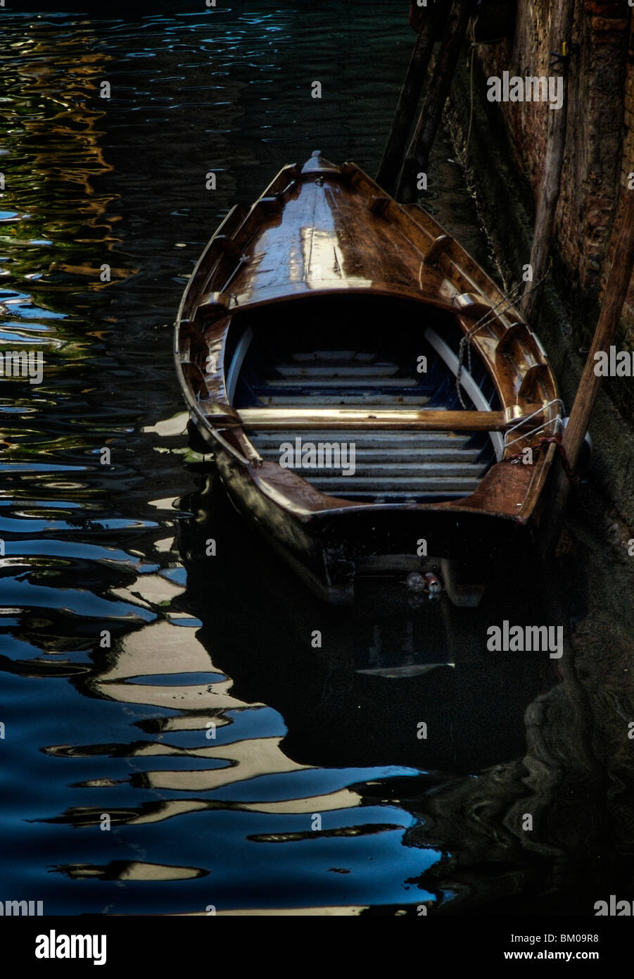 Ein kleines Boot in Venedig Stockfoto