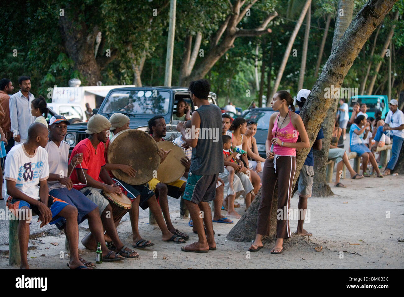 Sonntag Abend Jam Session, Beau Vallon, Insel Mahe, Seychellen Stockfoto