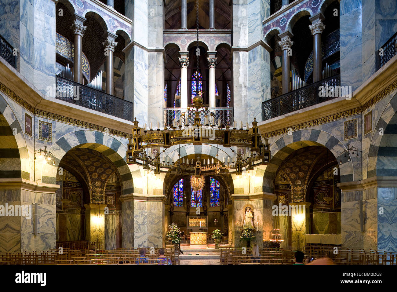Blick in das Oktogon der Aachener Dom, Aachen, Nordrhein-Westfalen, Deutschland, Europa Stockfoto