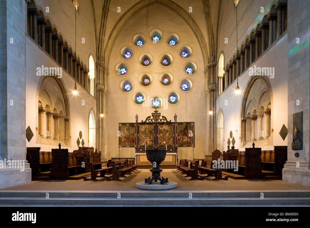Kathedrale von St. Paul mit Schrift und Altar, Münster, Nordrhein-Westfalen, Deutschland, Europa Stockfoto