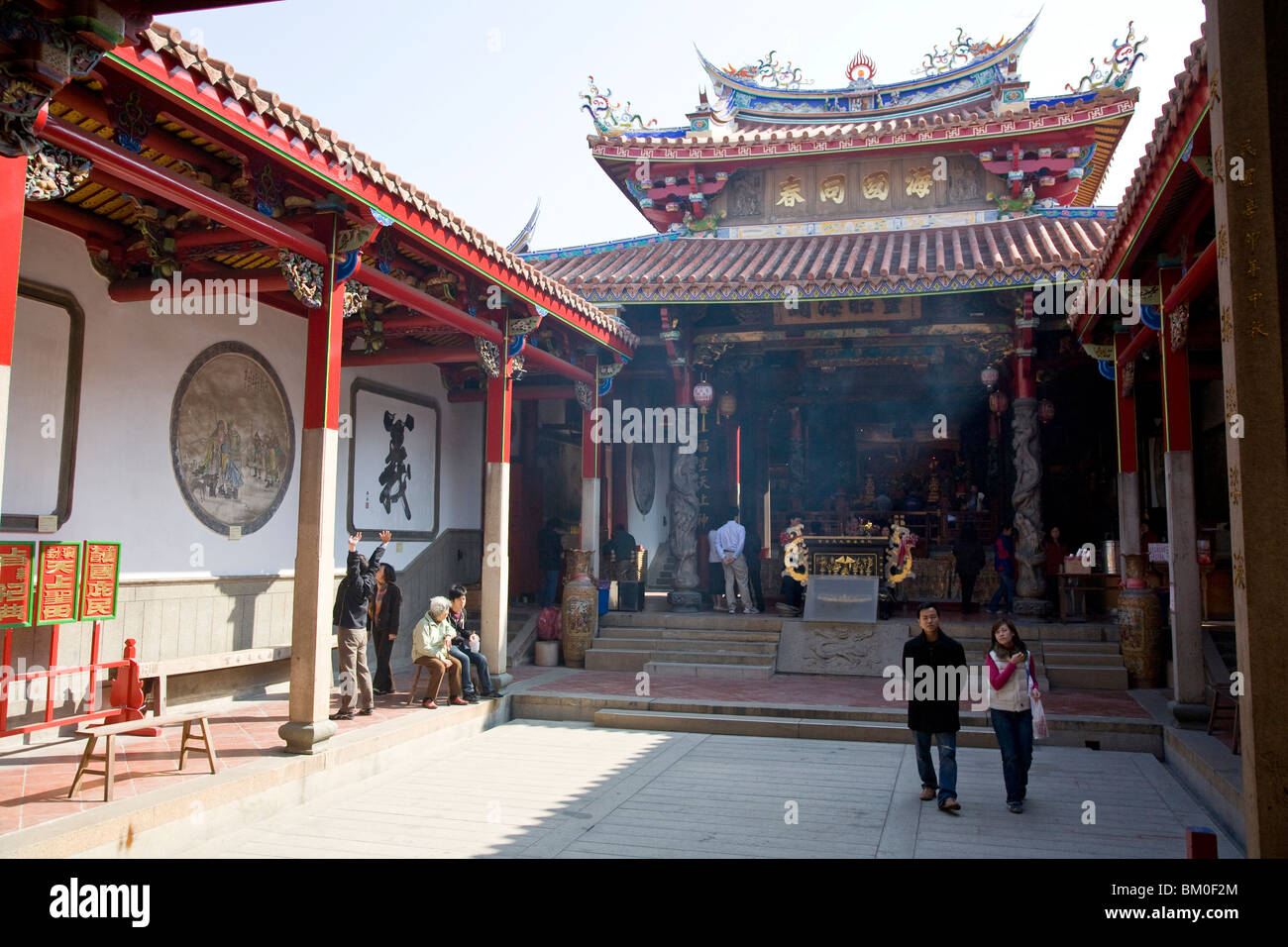 Menschen bei Matsu Tempel, Tainan, Volksrepublik China, Taiwan, Asien Stockfoto