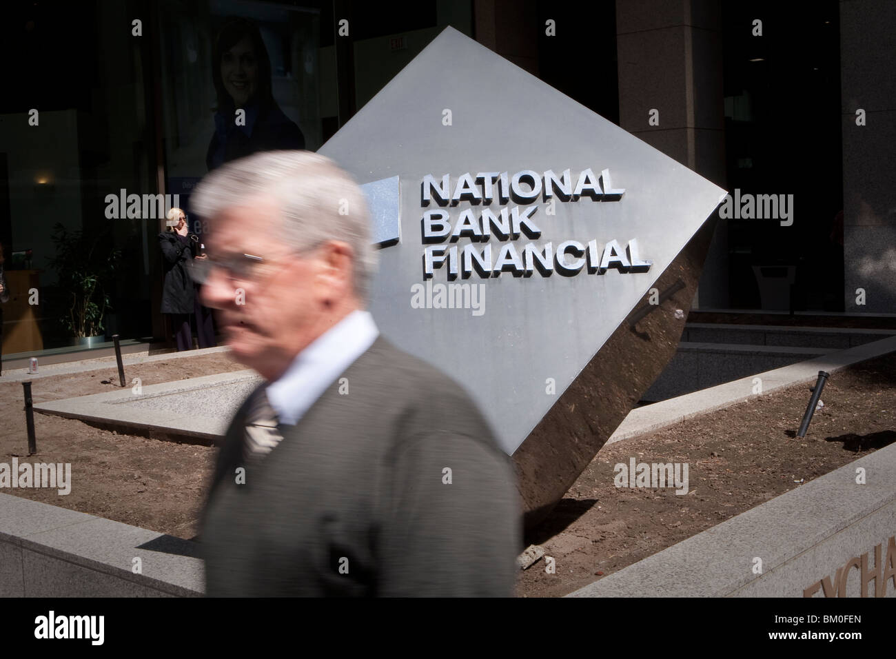 National Bank Financial Logo sieht man im Finanzdistrikt von Toronto Stockfoto