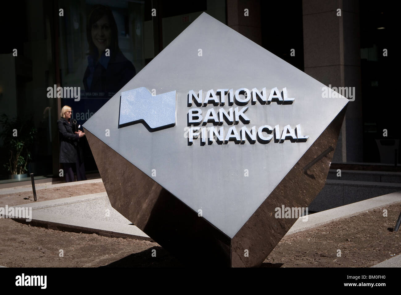 National Bank Financial Logo sieht man im Finanzdistrikt von Toronto Stockfoto