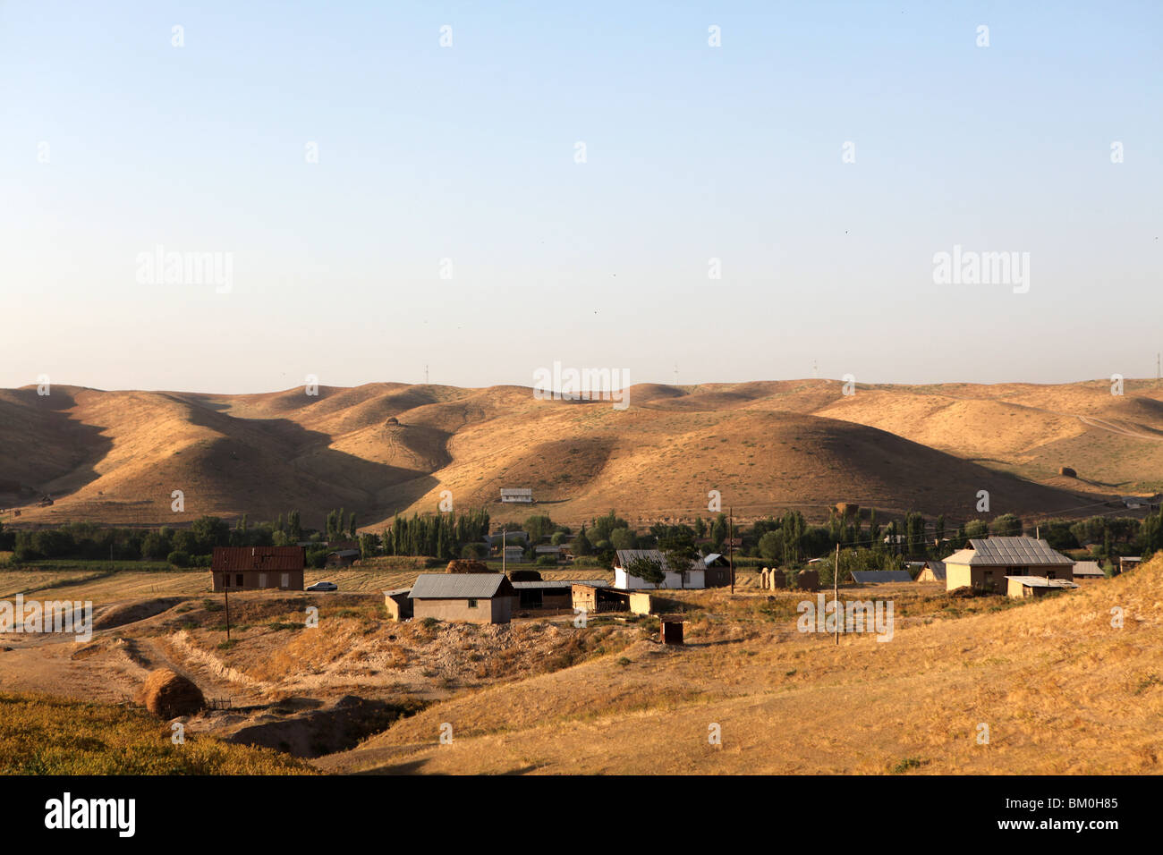 Abgelegenes Dorf in zentralen Kirgisien, Zentralasien. Stockfoto