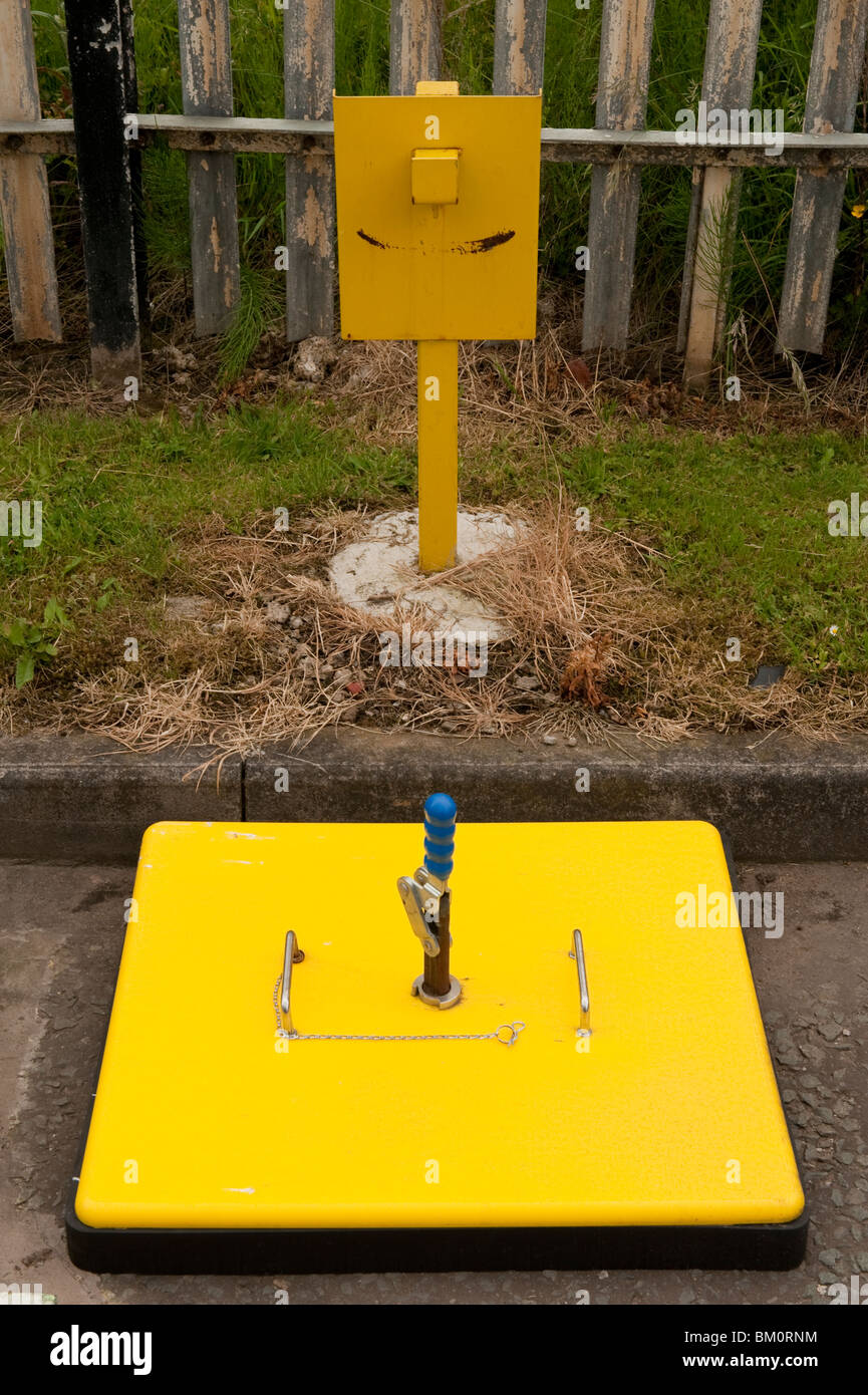 Drain Notfällen um chemische Leck Eingabe Wasserlauf zu stoppen Stockfoto