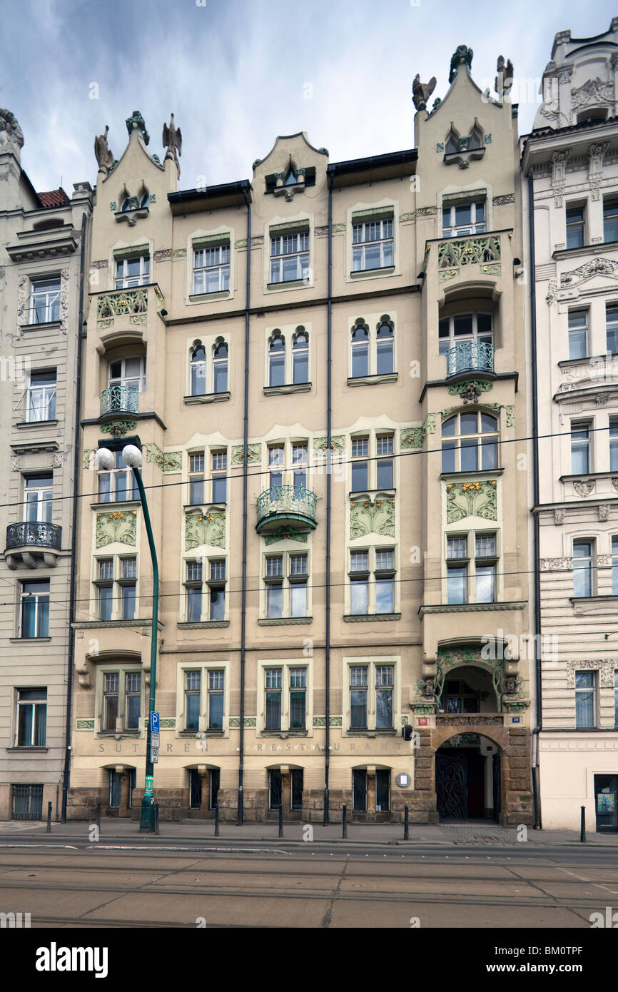 Fassade des Jugendstil-Gebäude am Kai Gottwald, Prag, Tschechische Handelsministerium. Stockfoto