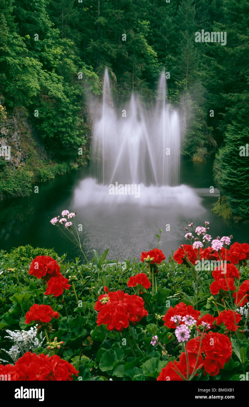 Brunnen in einem Garten, Butchart Gardens, Victoria, Britisch-Kolumbien, Kanada Stockfoto