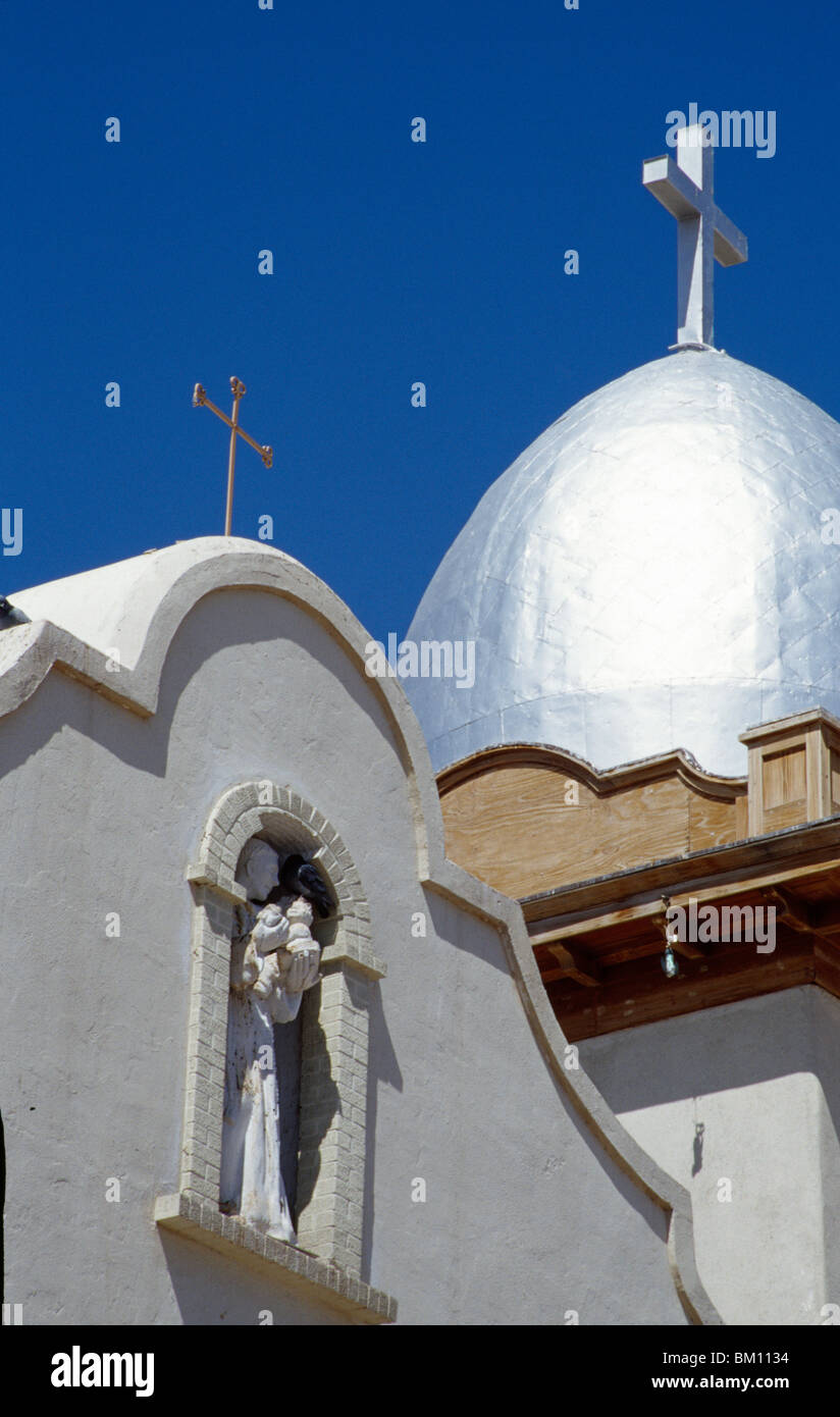 Niedrigen Winkel Ansicht einer Kirche, Ysleta Mission, El Paso, Texas, USA Stockfoto