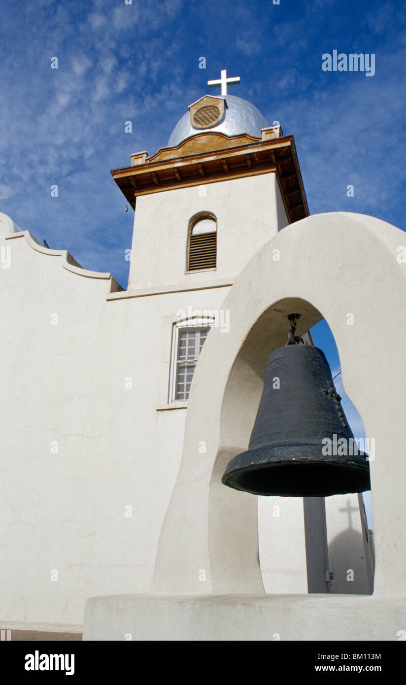 Niedrigen Winkel Ansicht einer Kirche, Ysleta Mission, El Paso, Texas, USA Stockfoto
