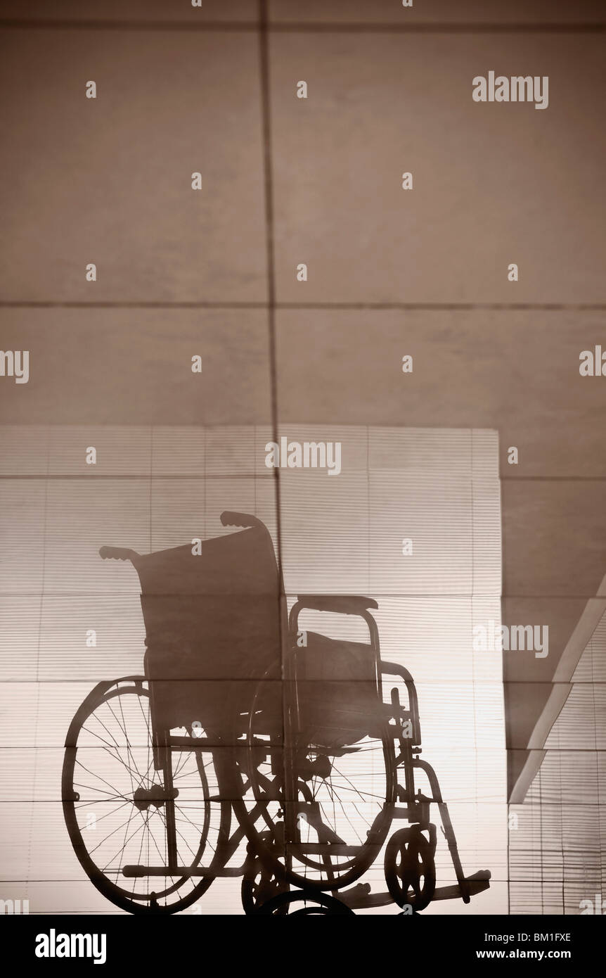 Schatten eines Rollstuhls Stockfoto