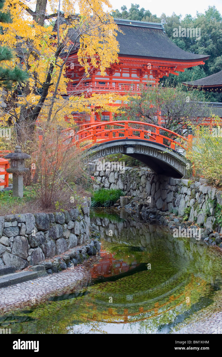 Gewölbte Brücke und Pavillon, Shimogamo Schrein, Tadasu kein Mori, Kyoto, Japan, Asien Stockfoto