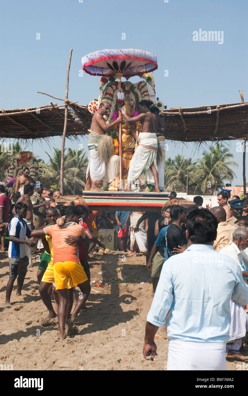 Indien, Tamil Nadu, Mahabalipuram Holi ka Dahan die Feier des Todes von Holika Stockfoto