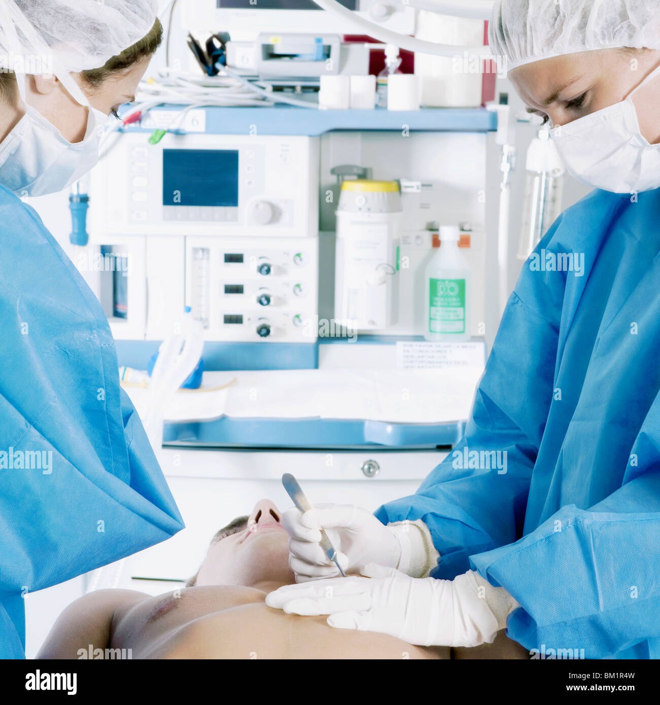 Weiblichen Chirurgen Chirurgie Stockfoto