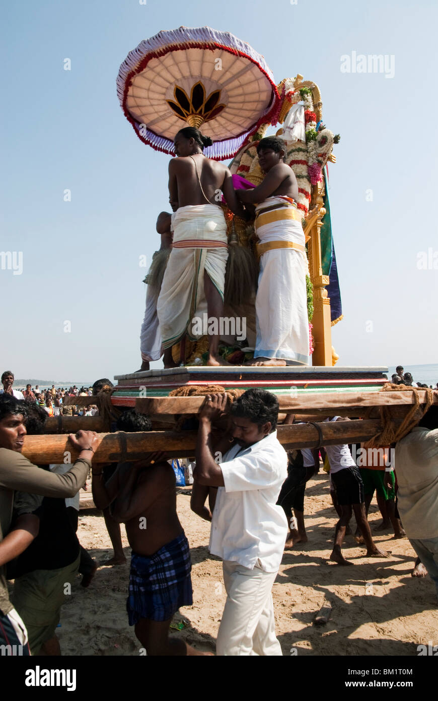 Indien, Tamil Nadu, Mahabalipuram Holi ka Dahan die Feier des Todes von Holika Stockfoto