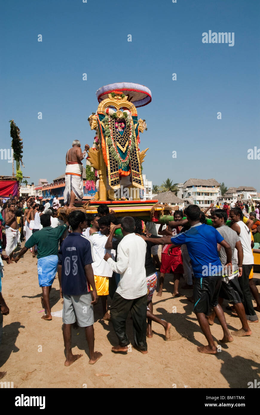 Indien, Tamil Nadu, Mahabalipuram Holi ka Dahan die Feier des Todes von Holika Stockfoto
