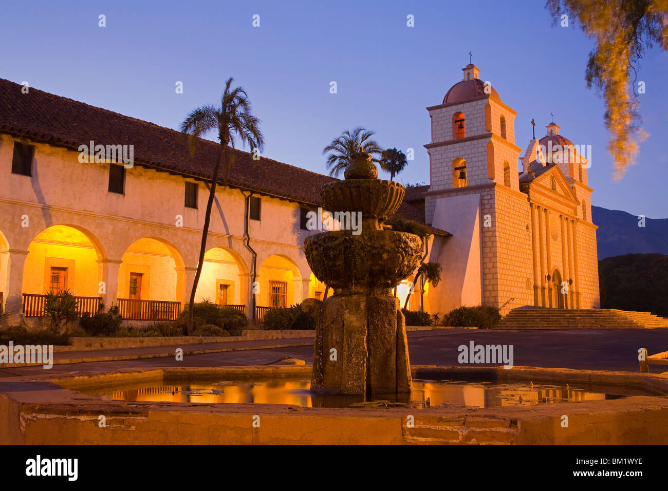 Brunnen, alte Mission Santa Barbara, Santa Barbara, California, Vereinigte Staaten von Amerika, Nordamerika Stockfoto