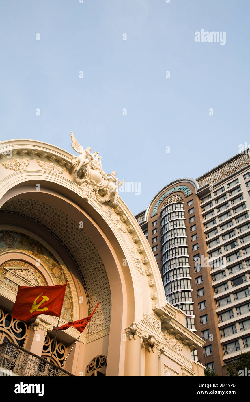 Die kolonialen Stadttheater und Caravelle Hotel an der Dong Khoi Street in zentralen Ho-Chi-Minh-Stadt Stockfoto