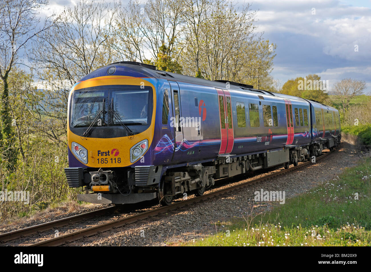 Erstes TransPennine Express, DMU Klasse 185 Desiro, Anzahl 185 118 nähert sich Oxenholme Station, Cumbria, England, Grossbritannien, Europa. Stockfoto