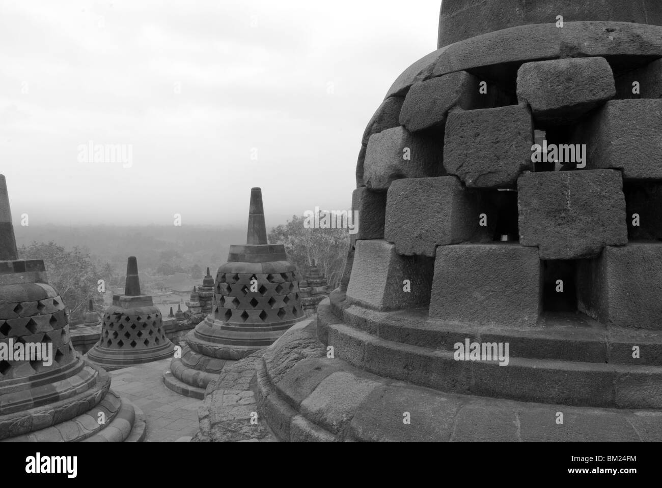 Stupas am Borobudur-Tempel, Yogyakarta, Java, Indonesien Stockfoto