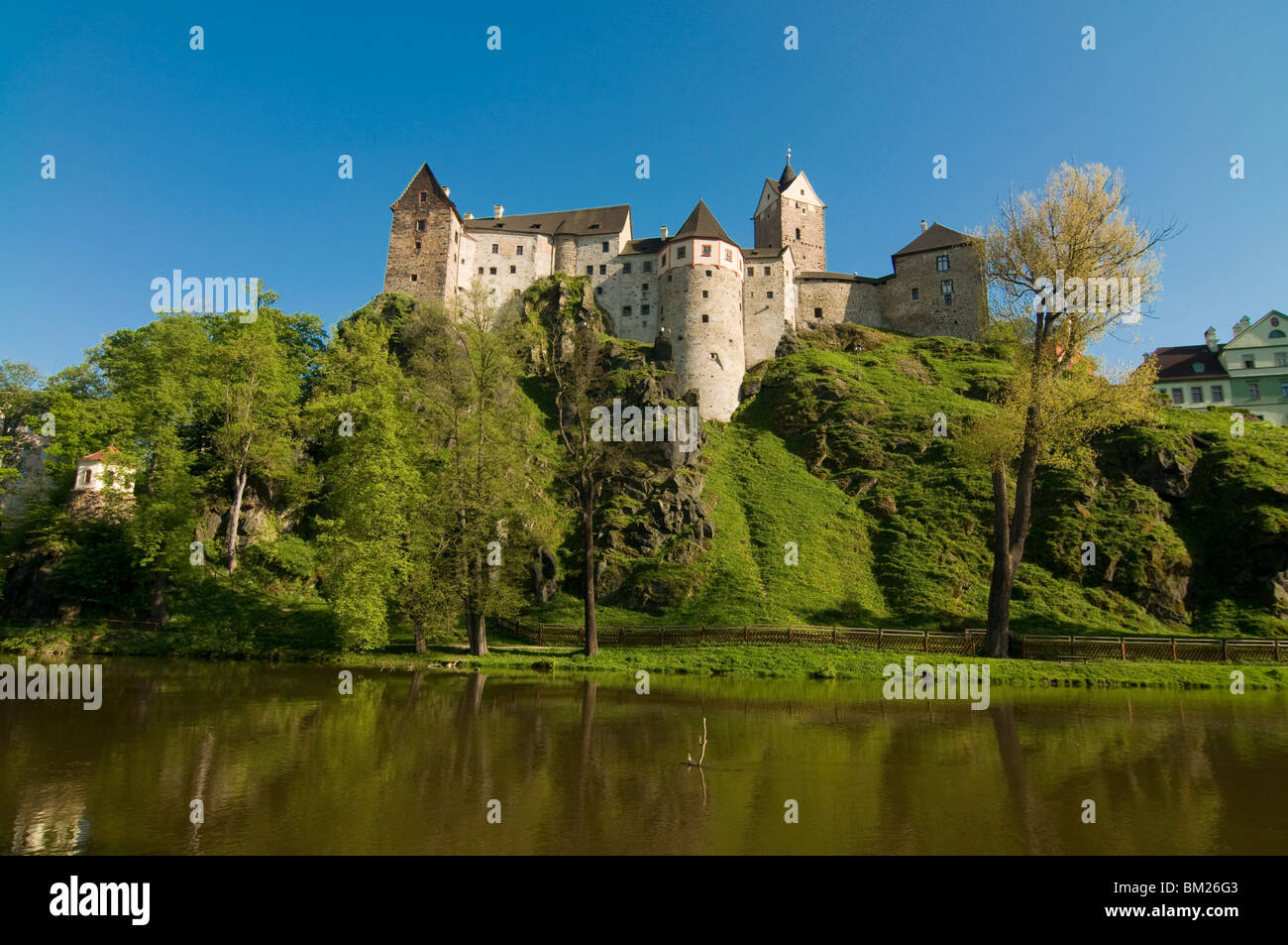 Burg Loket auf einem Hügel, Loket, Tschechien, Europa Stockfoto