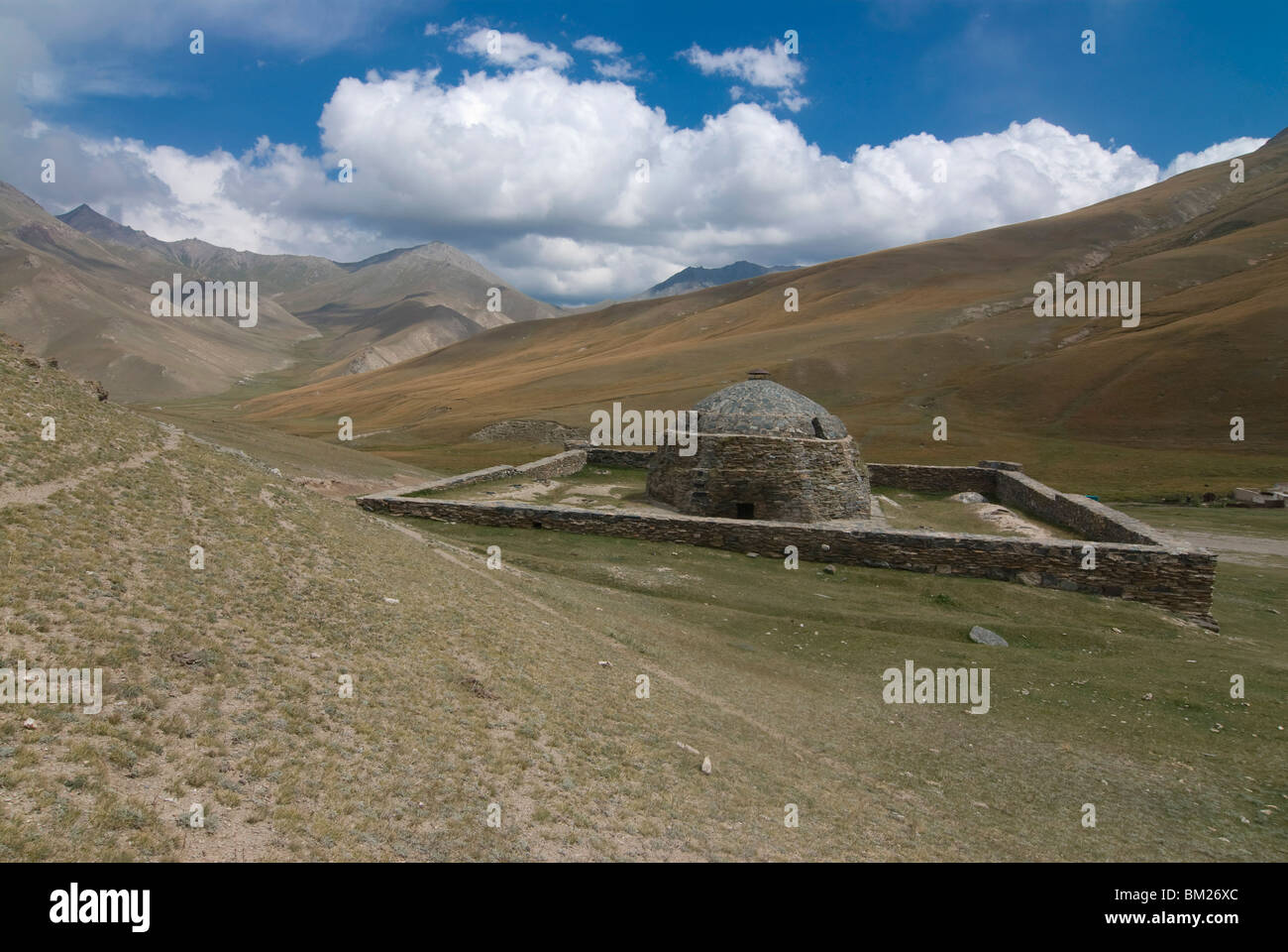 Die alte Karawanserei Tasch-Rabat entlang der alten Silk Road, Torugart-Pass, Kirgisien, Zentralasien Stockfoto