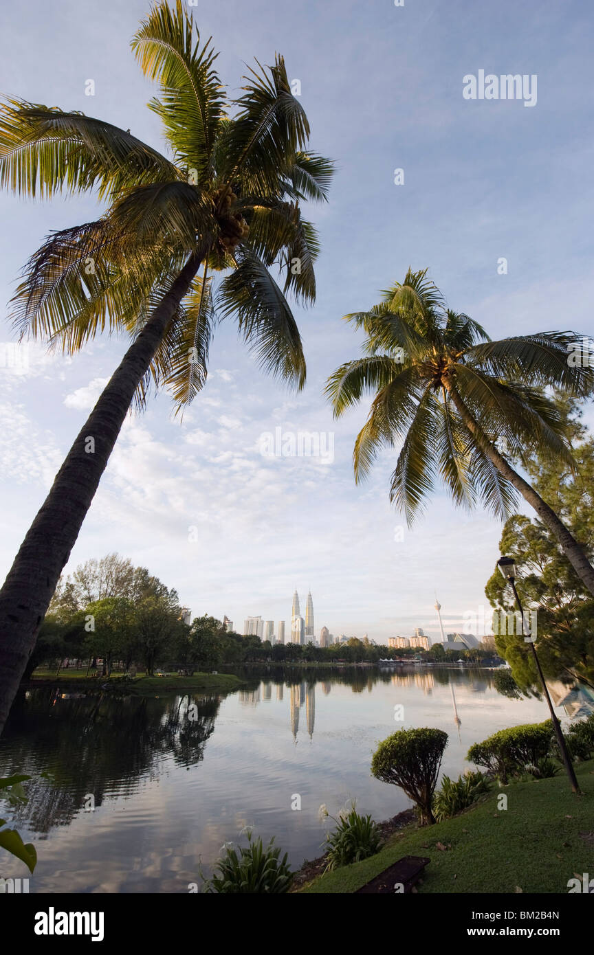 Petronas Twin Towers Titiwangsa See, Kuala Lumpur, Malaysia, Südost-Asien Stockfoto