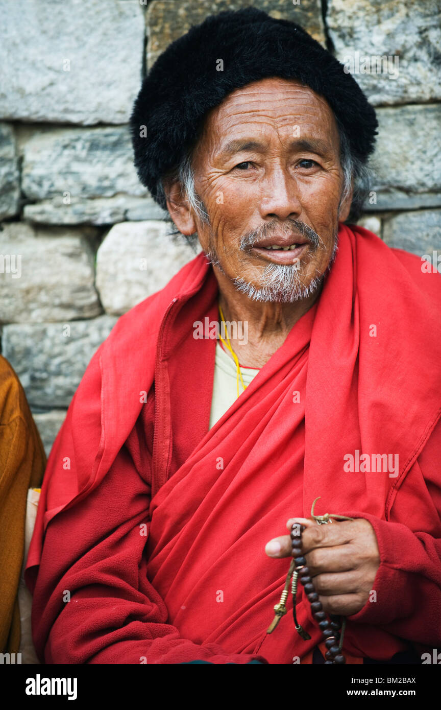 Pilger am Nationaldenkmal Chorten, Thimphu, Bhutan Stockfoto