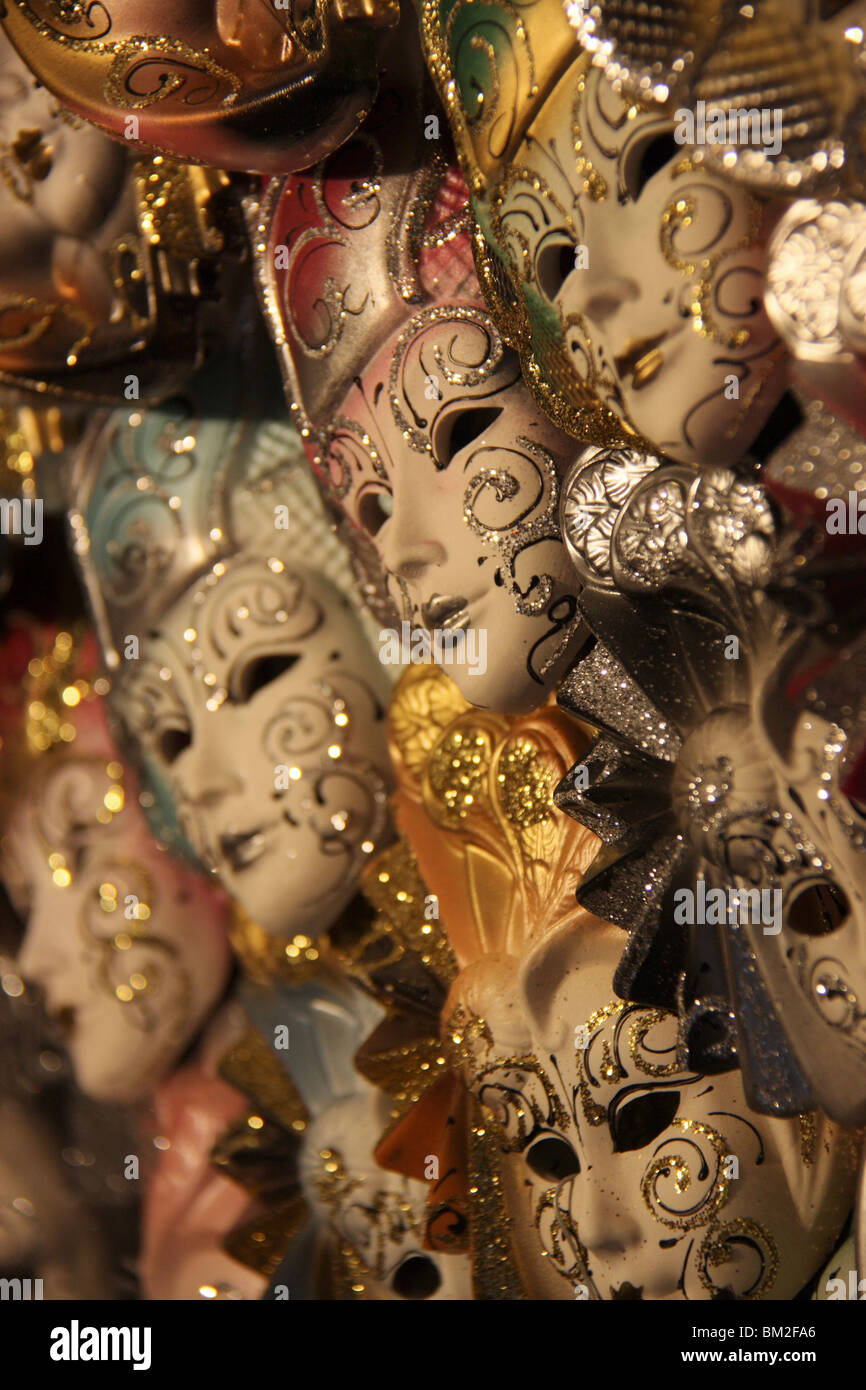 Karneval Masken Dispalyed zum Verkauf in einem Geschäft, Venedig, Italien, Europa Stockfoto