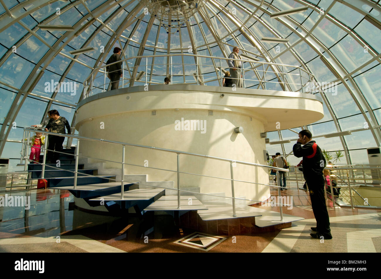 Innerhalb der Bayterek-Turm, Wahrzeichen von Astana, Astana, Kasachstan Stockfoto