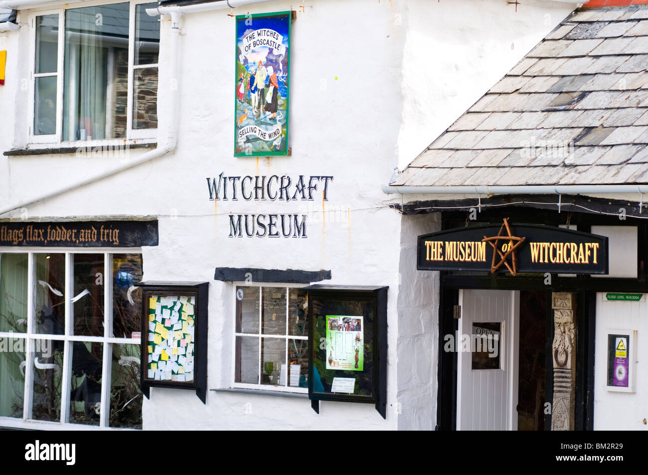 Außenfassade des Museums der Hexerei im Dorf Boscastle, Cornwall, England, Großbritannien Stockfoto