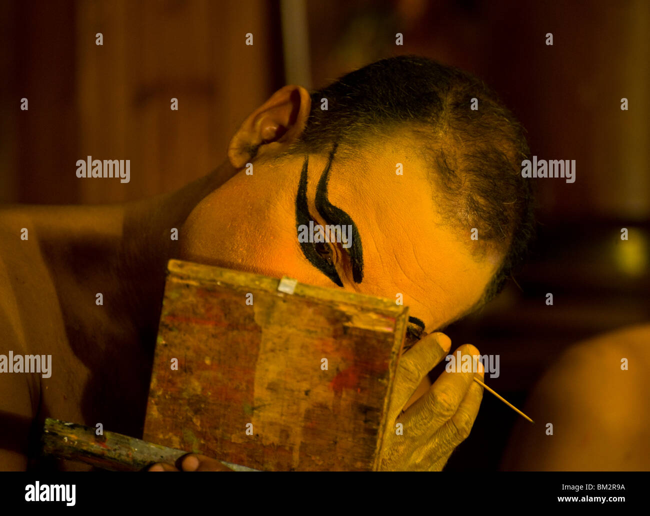 Kathakali Schauspieler Schminken Stockfoto