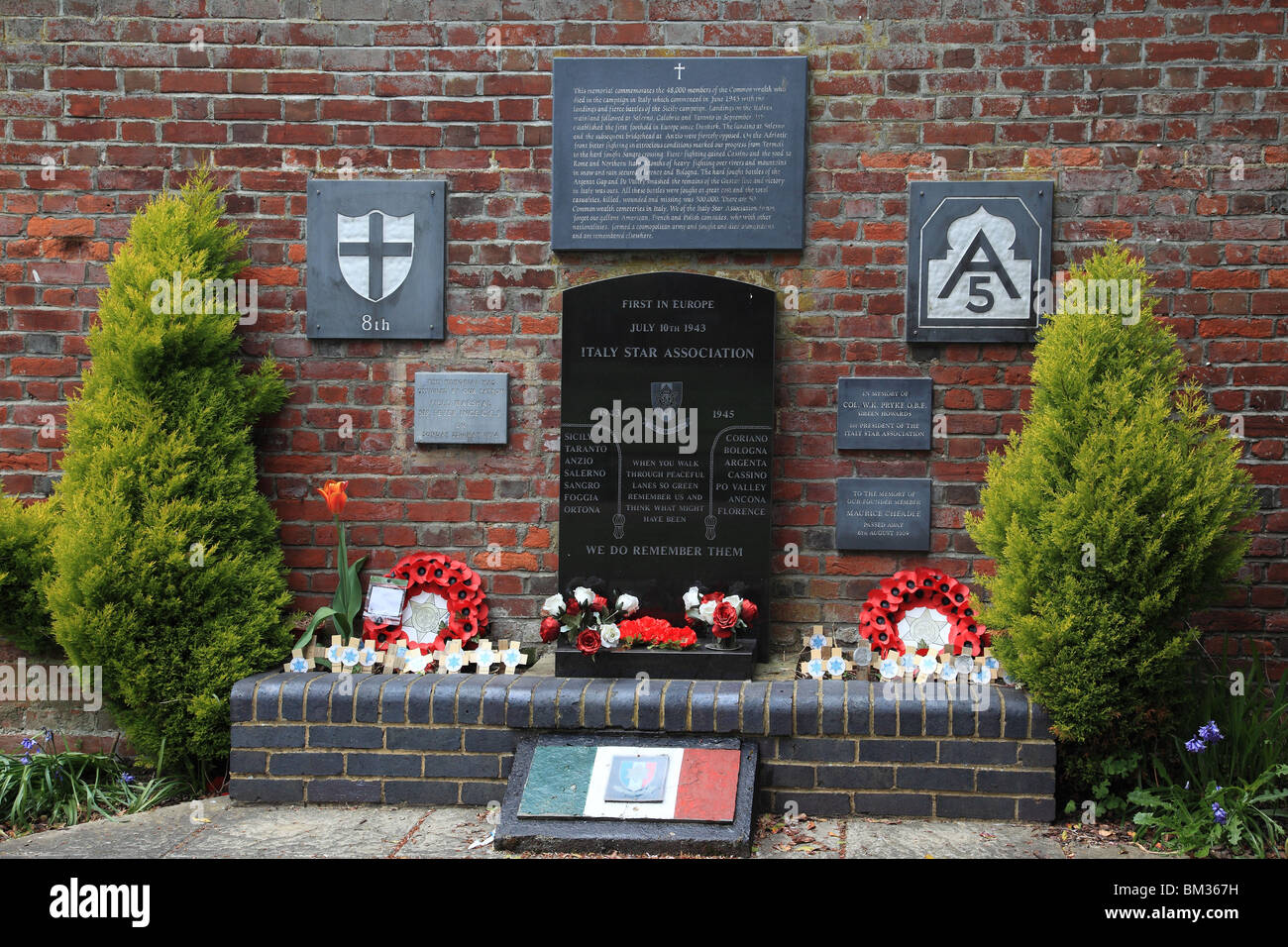 Denkmal Italien Sterne Association im West Tower Gardens Cantebury Kent England Stockfoto