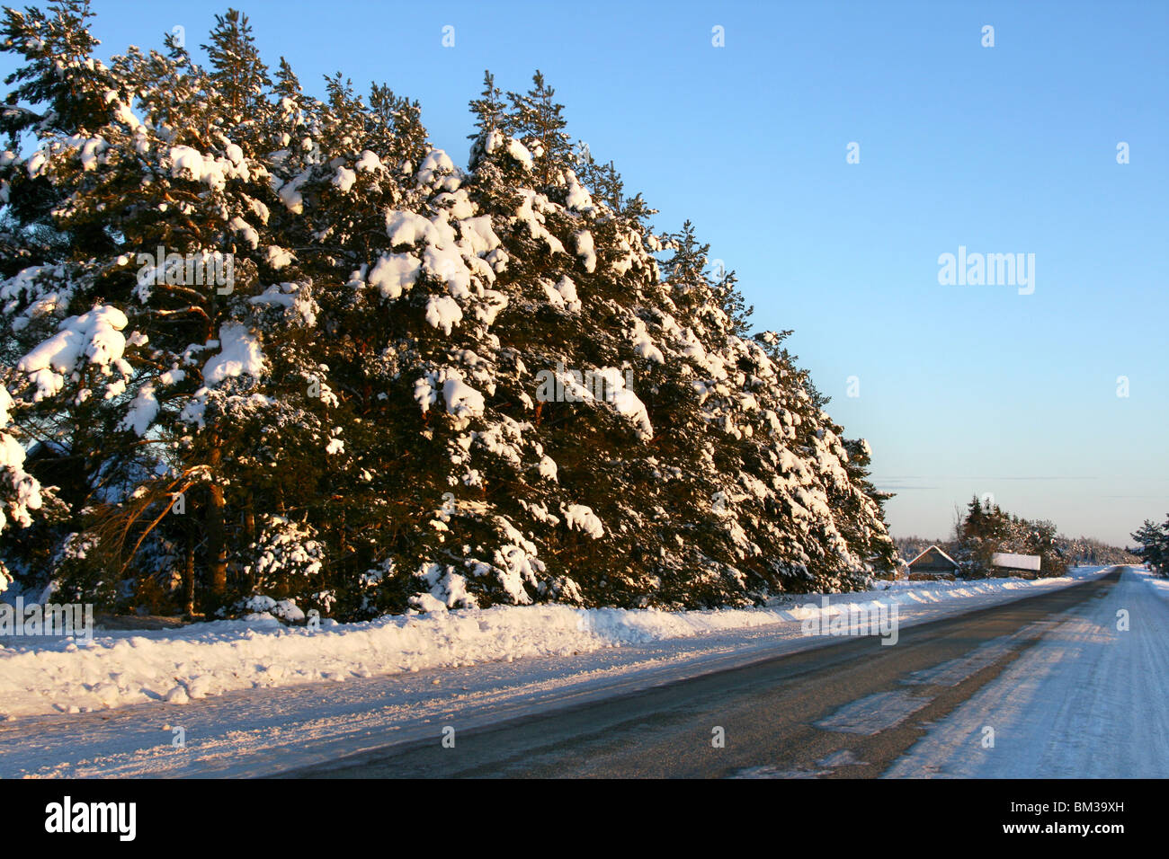 Winterdienst in Landschaft Stockfoto