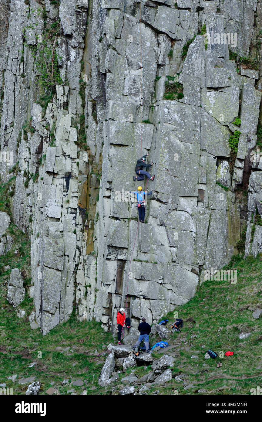 Klettern am Peel Crag Northumberland Stockfoto
