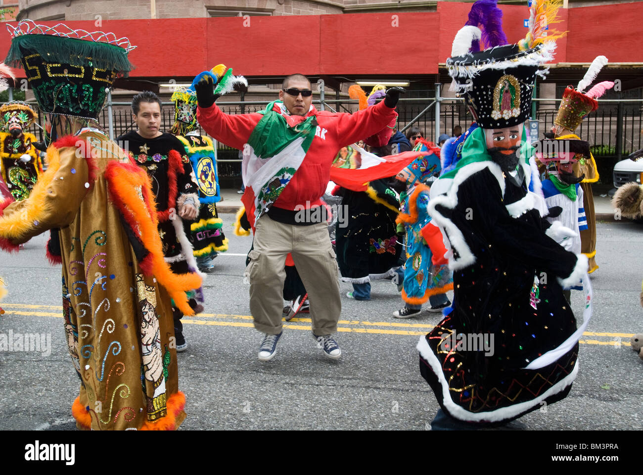 Darsteller in der Cinco De Mayo-Parade in New York am Central Park West Stockfoto