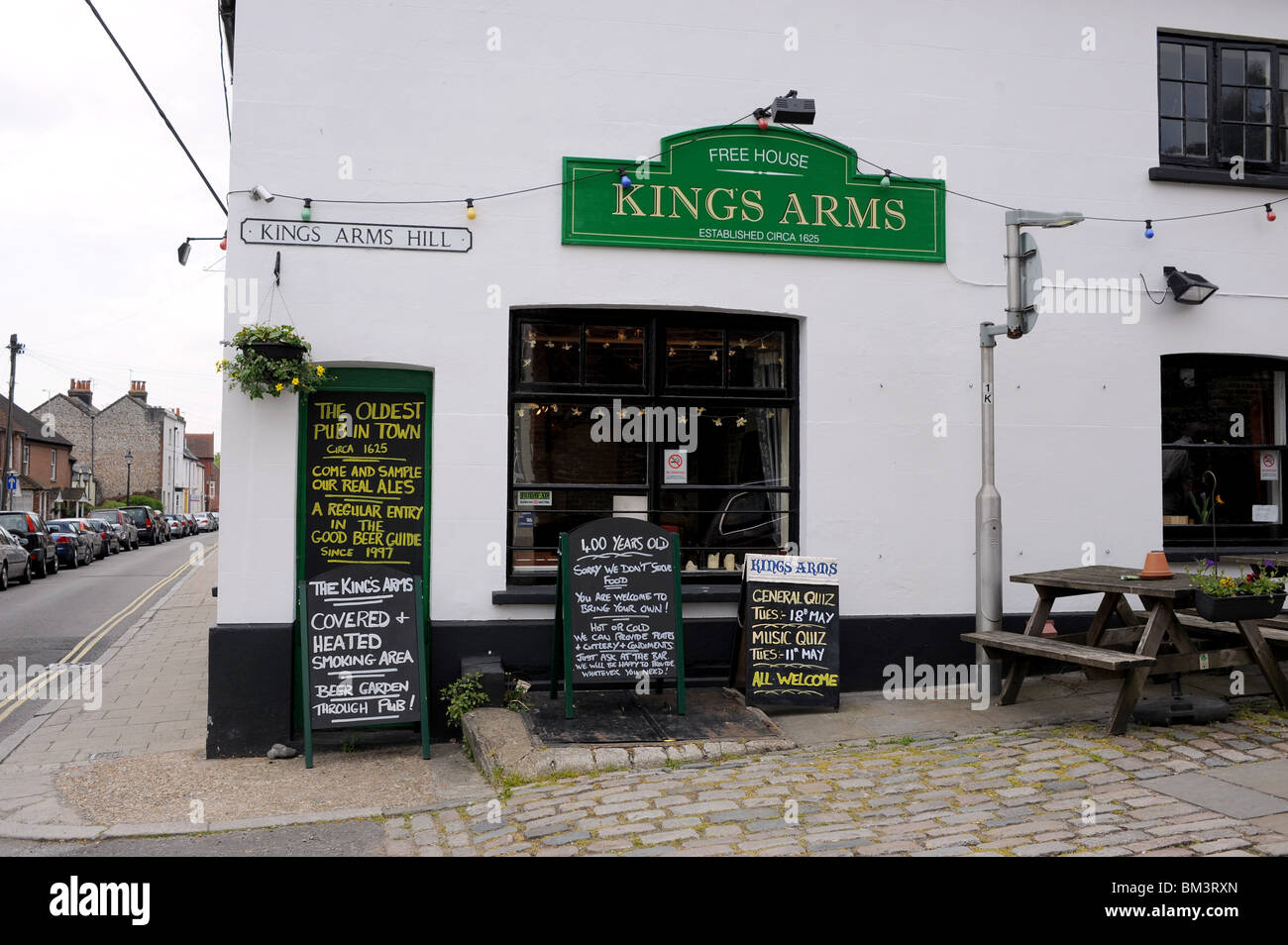 Das Kings Arms Pub in Arundel Stadtzentrum gegründet 1625 West Sussex UK Stockfoto