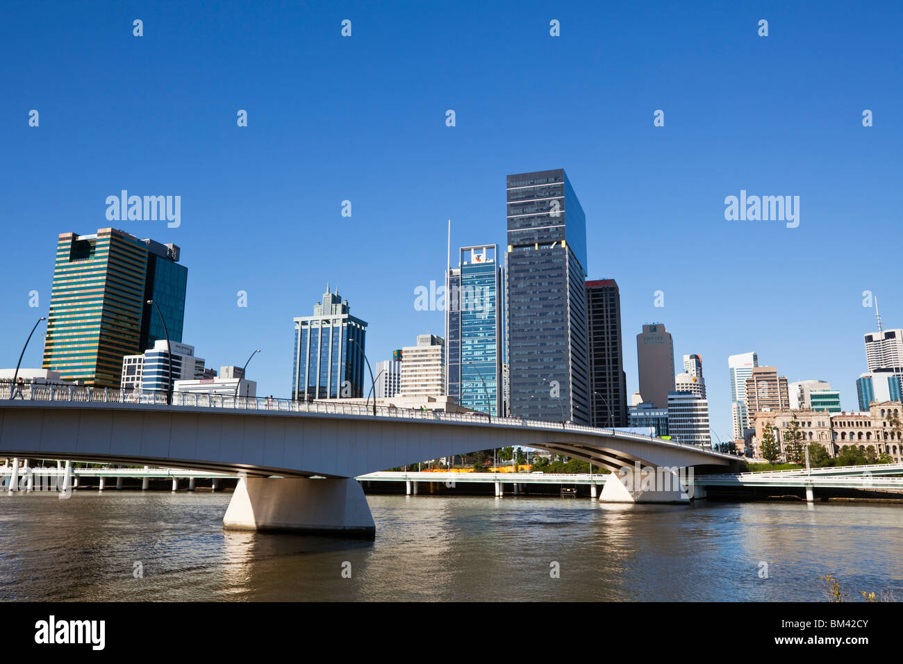 Blick auf Victoria Bridge die Skyline der Stadt von South Bank. Brisbane, Queensland, Australien Stockfoto