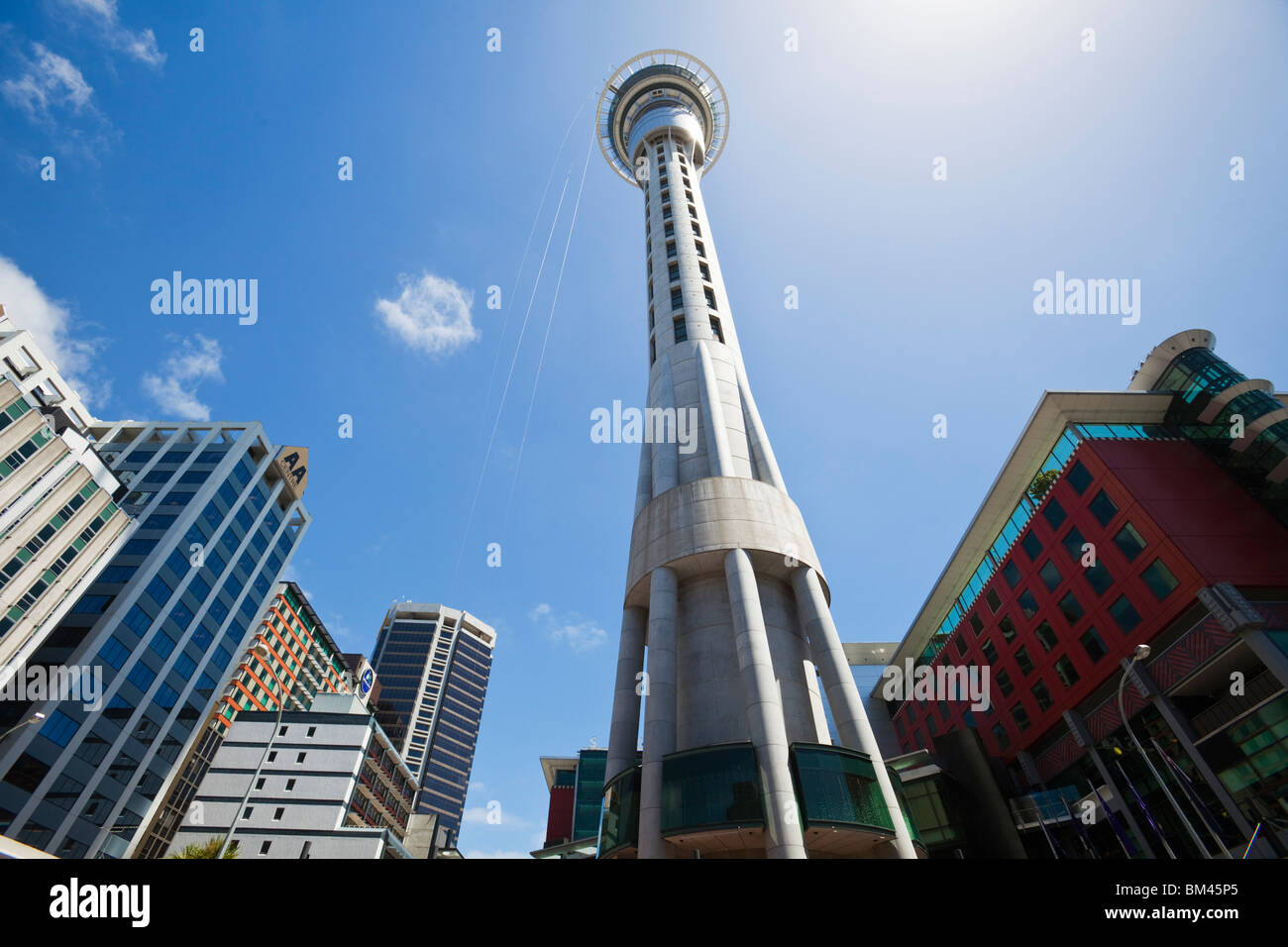 Der Sky Tower und City-Skyline. Auckland, Nordinsel, Neuseeland Stockfoto
